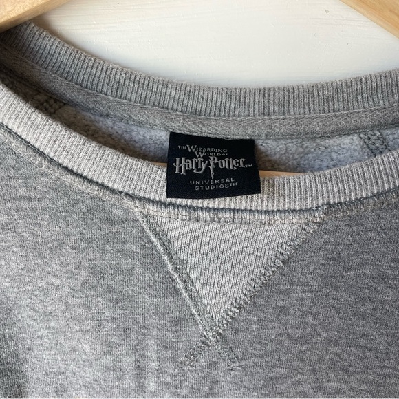 *SOLD* Universal Studios Harry Potter Gryffindor Sweatshirt Size: XS - Picture 3 of 4